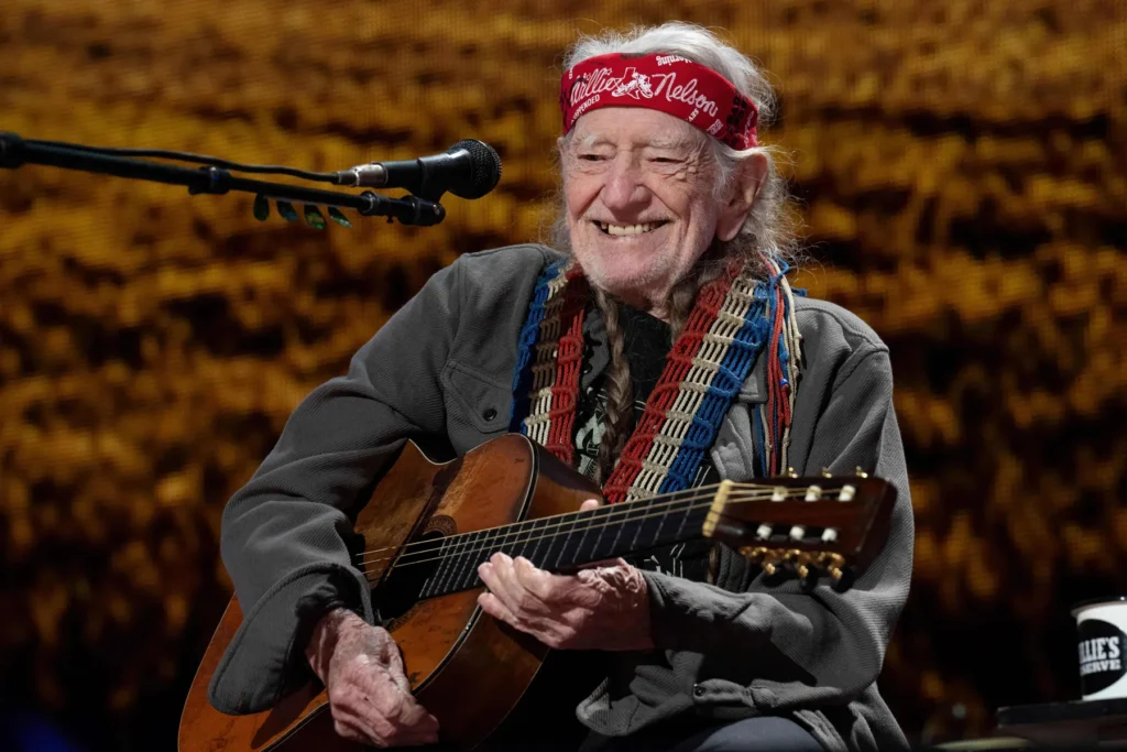 Willie-Nelson-Returning-July-4th