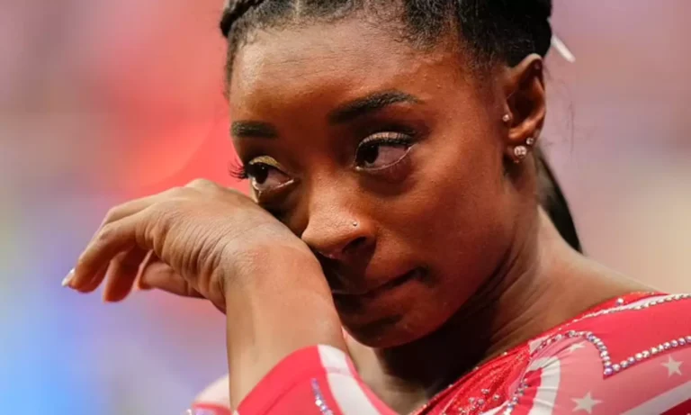 10105-simone-biles