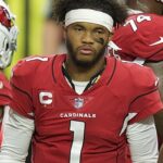 Kyler_Murray_in_huddle_(50369475187)_(cropped)_(cropped)