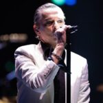 Dave-Gahan-live@2000x1270-696x442