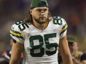 packers-re-sign-tight-end-robert-tonyan