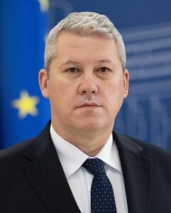 Catalin_Predoiu_(portrait_crop)